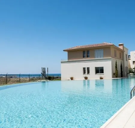 Lighthouse Beach View Apartment