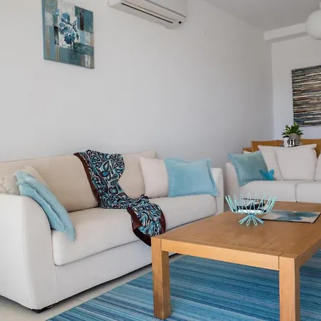 Lighthouse Beach View Apartment *