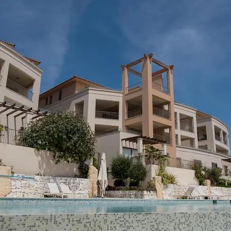 Lighthouse Beach View Apartment